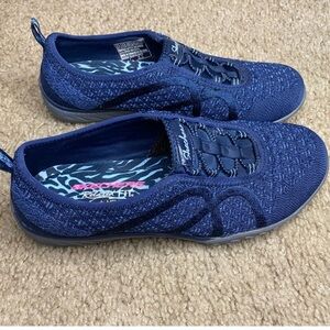 NWOT Skechers Relaxed Fit Breathe Easy Fortune Knit Slip Ons Size 6.5